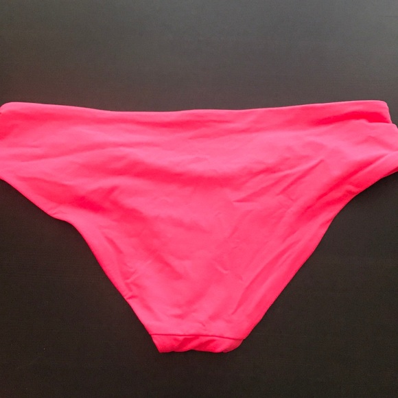 💕SOLD!💕 Hot pink swim bottom - Picture 2 of 4